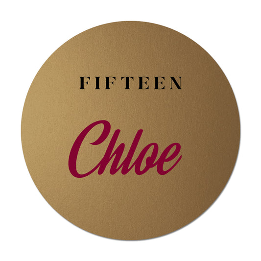 Round brown name card for wedding guests with 'FIFTEEN Chloe' text