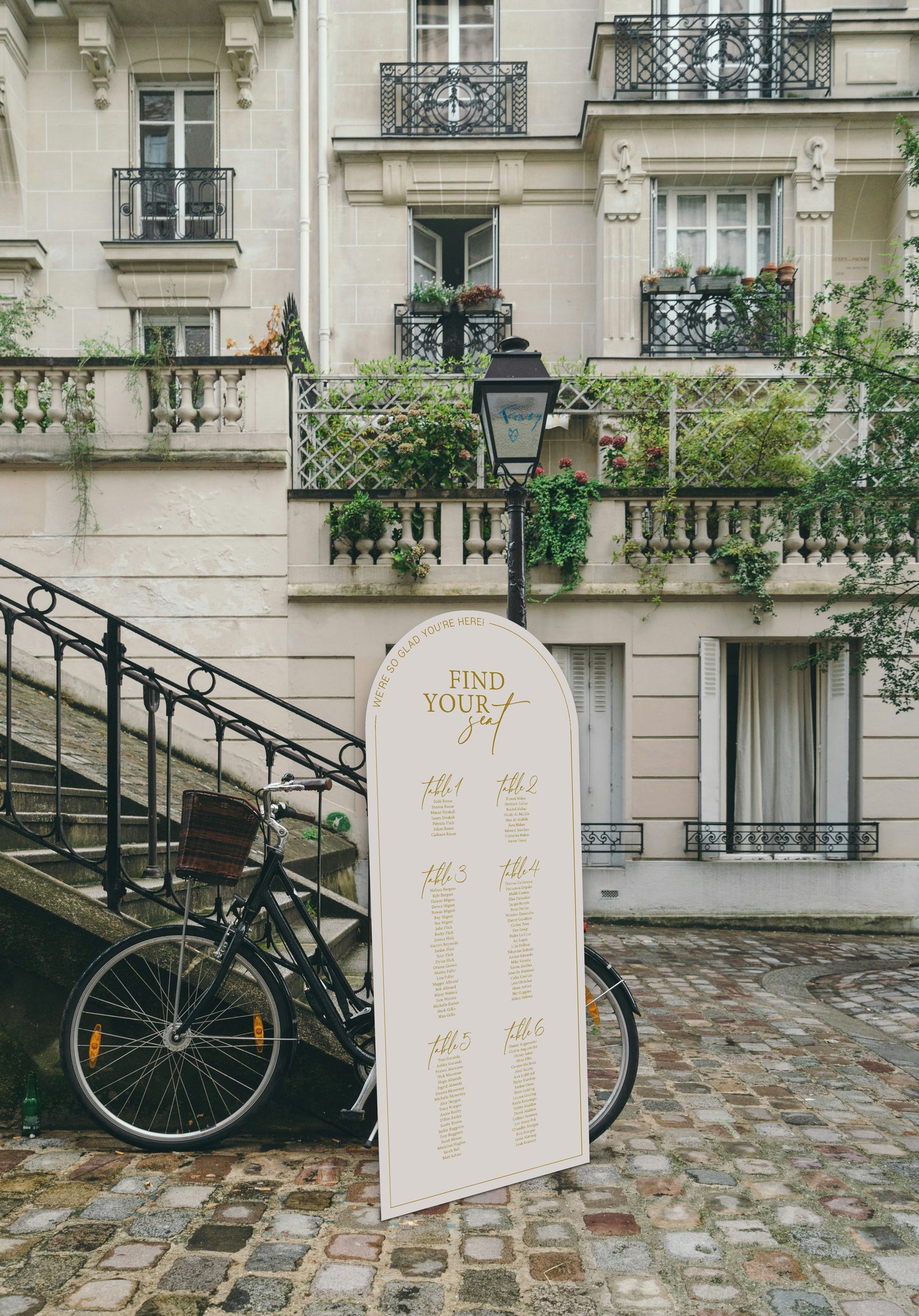 Stand-Alone Gold Kiss L to XL Wedding Seating Chart